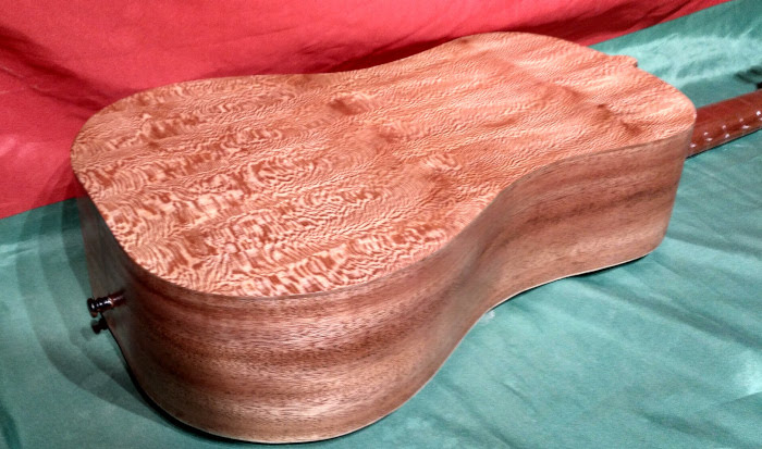 Baroque guitar with back of London Plane and sides and neck of Sapele.