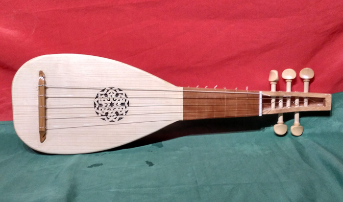 Front view of mandore with 35cm scale length and fingerboard and bridge of Apple wood.